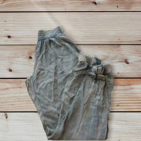 American Eagle pants - Picture 2 of 6